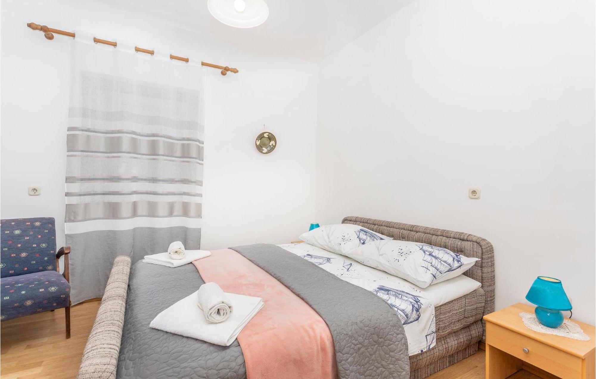 Beautiful Apartment In Malinska With Wifi מראה חיצוני תמונה