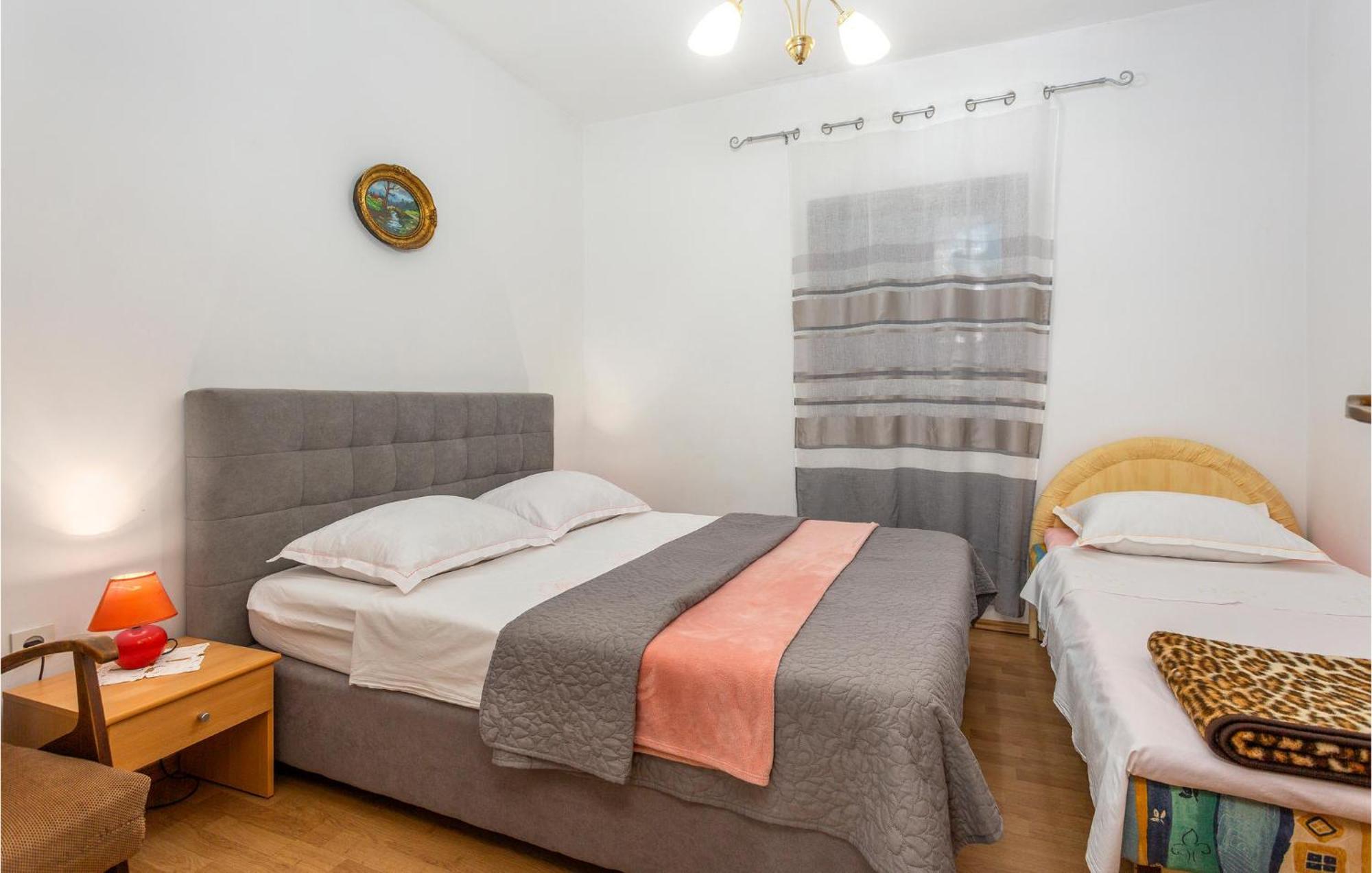 Beautiful Apartment In Malinska With Wifi מראה חיצוני תמונה